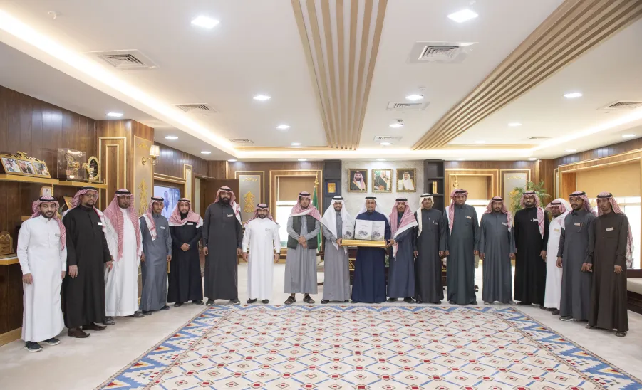 الإدارة العامة للمشروعات والشؤون الفنية تلتقي بقيادات الجامعة - 