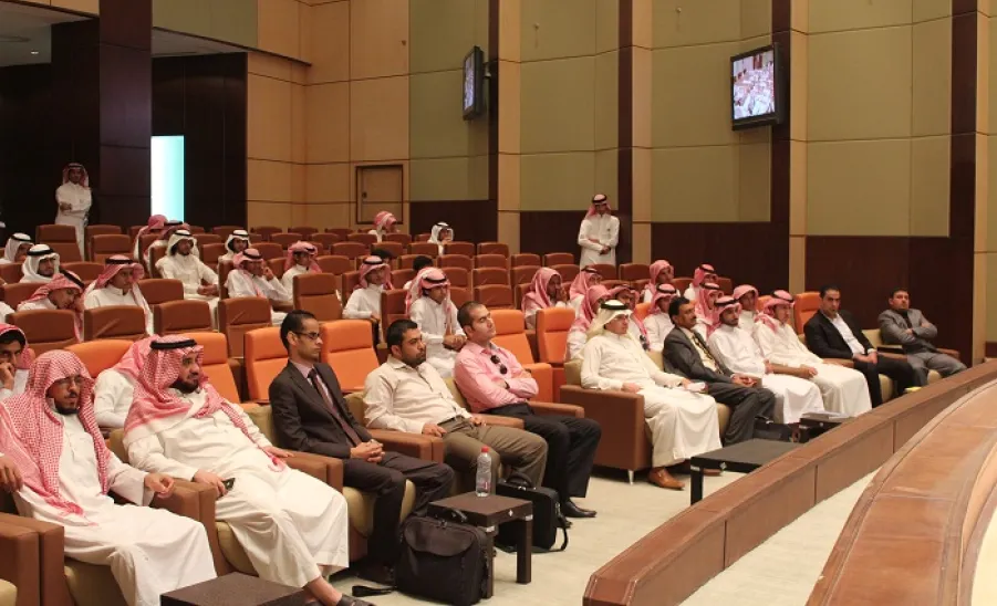 كلية التربية بالزلفي تقيم حفلي استقبال للطلاب المستجدين - 