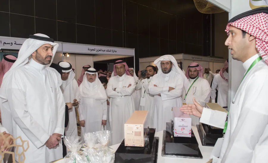 الجامعة تشارك في المعرض المصاحب لملتقى المسؤولية الاجتماعية - 