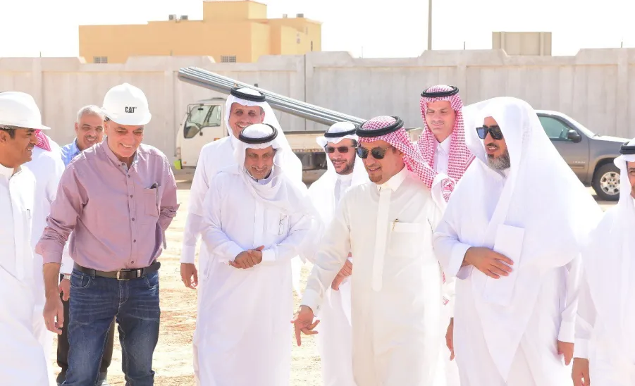 معالي مدير الجامعة يتفقد مشروع مباني كلية طب الأسنان ويلتقي بعمداء الكليات بالزلفي -  