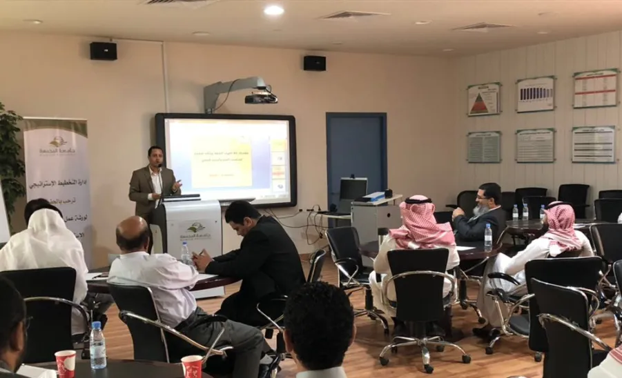 إدارة التخطيط الإستراتيجي تقيم ورشة عمل متابعة الخطة الإستراتيجية للجامعة - 