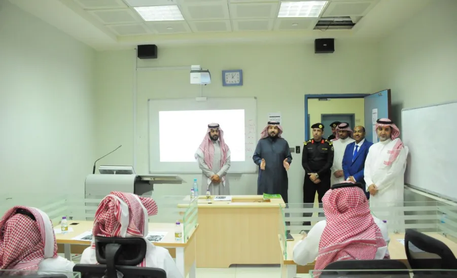 انطلاق دورة اللغة الإنجليزية المقدمة لمنسوبي دوريات الأمن - 