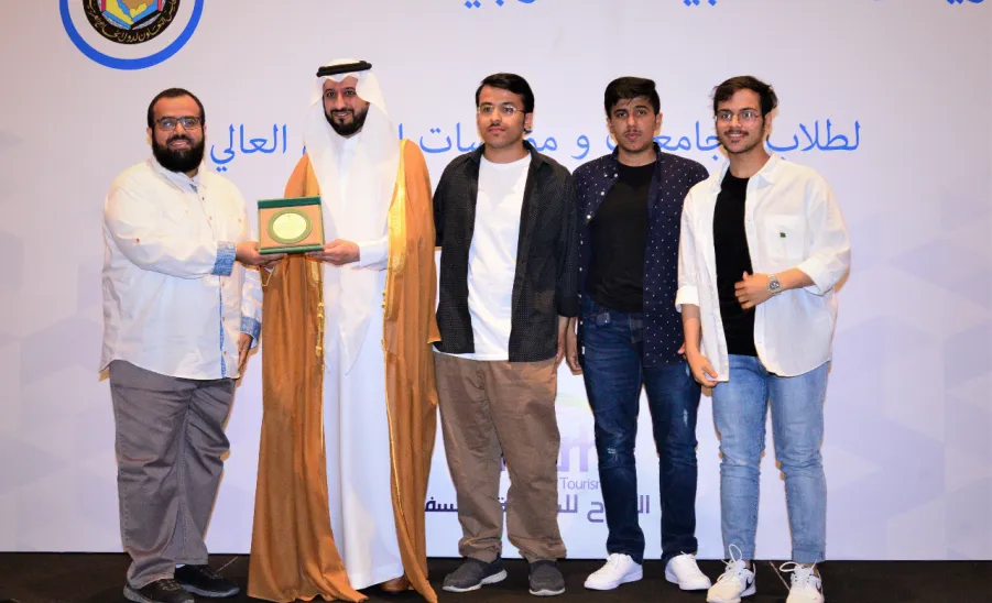 	ضمن العديد من البرامج المنفذة لطلابها : الجامعة تشارك في الزيارة الطلابية الخارجية الثامنة لجمهورية أذربيجان - 