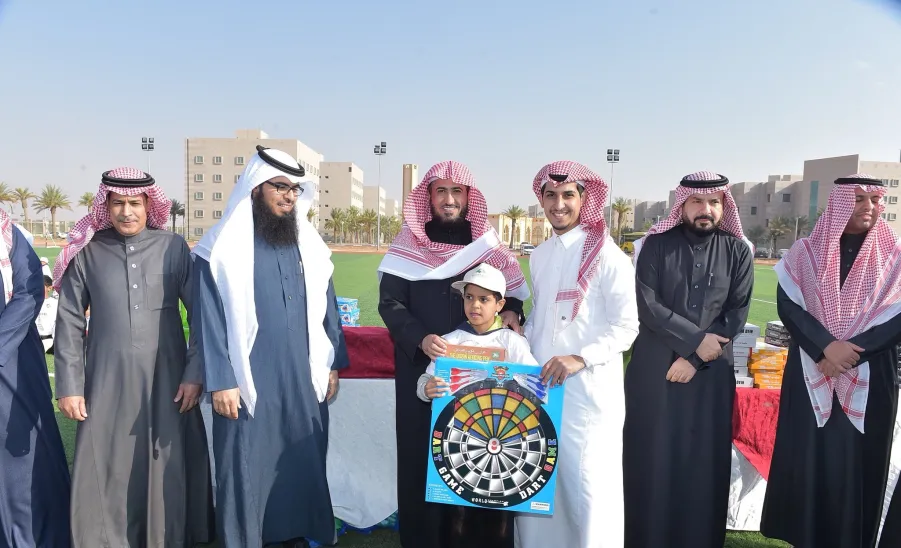 برعاية وتشريف وكيل الجامعة مركز رعاية الأسرة والطفولة يقيم ماراثون الطفولة ( ولاءٌ وبيعة ) - 