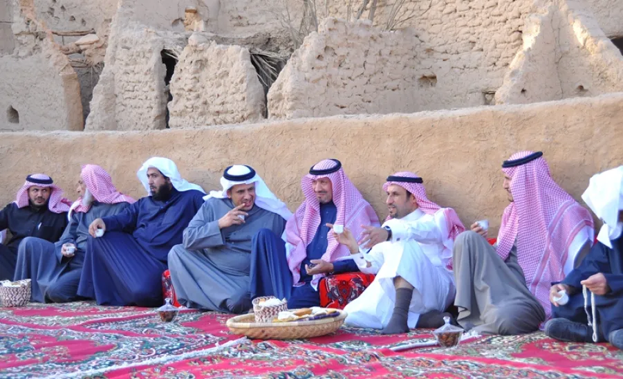 معالي مدير الجامعة في زيارة للقرية التاريخية بعودة سدير - 