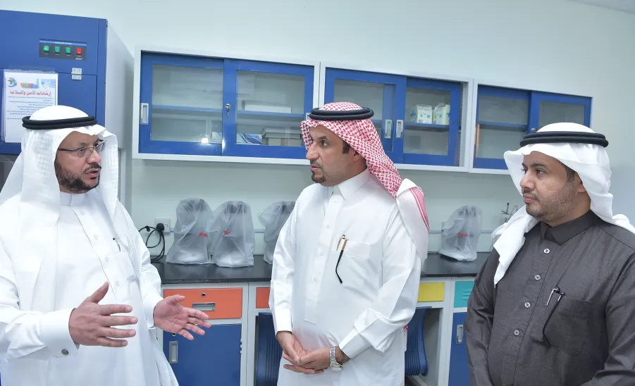  مركز وعيادات طب الأسنان الجامعي التعليمي - 