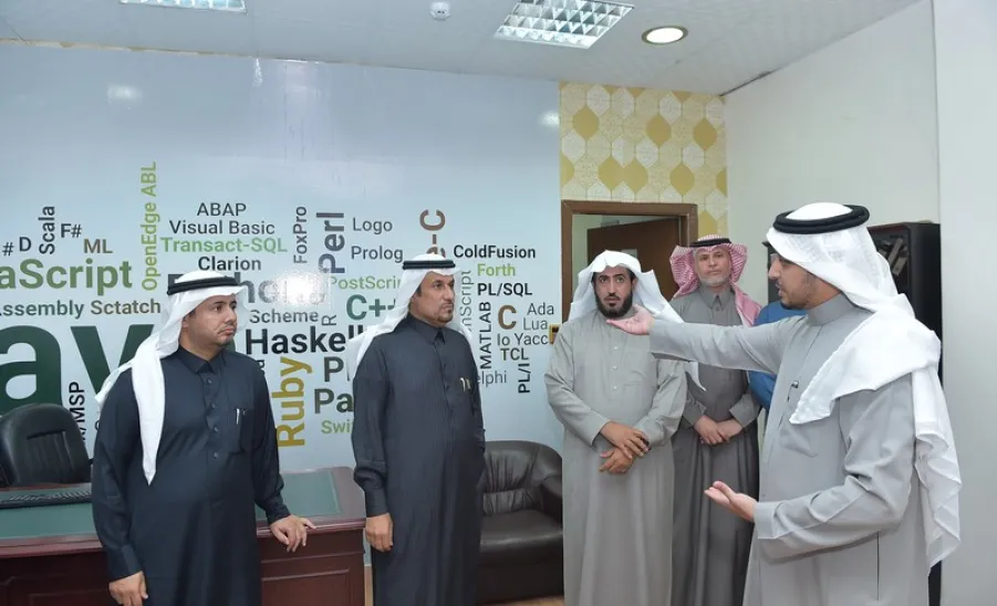 معالي مدير الجامعة يزور عمادة تقنية المعلومات - 