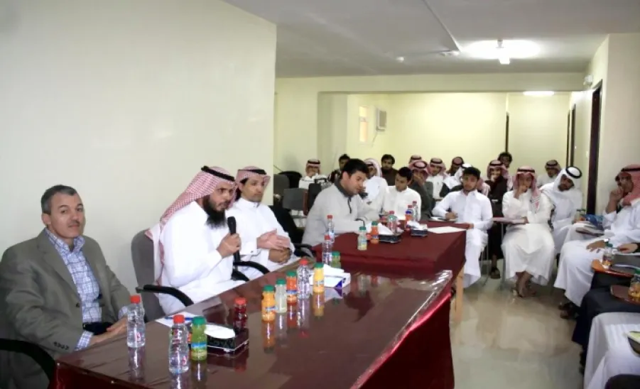 لقاء وكيل كلية الهندسة بطلاب الكلية - 