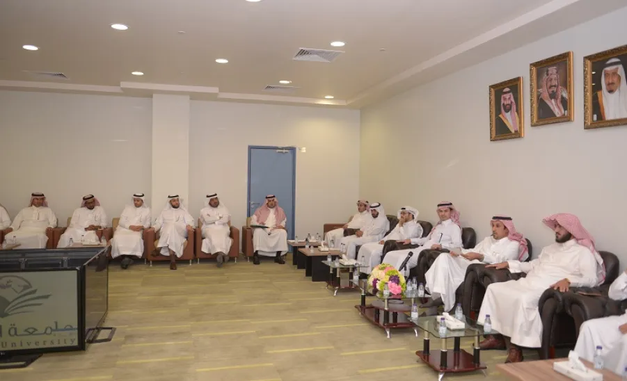 معالي مدير الجامعة يترأس المجلس التشاوري المنعقد بكلية العلوم بالزلفي - 