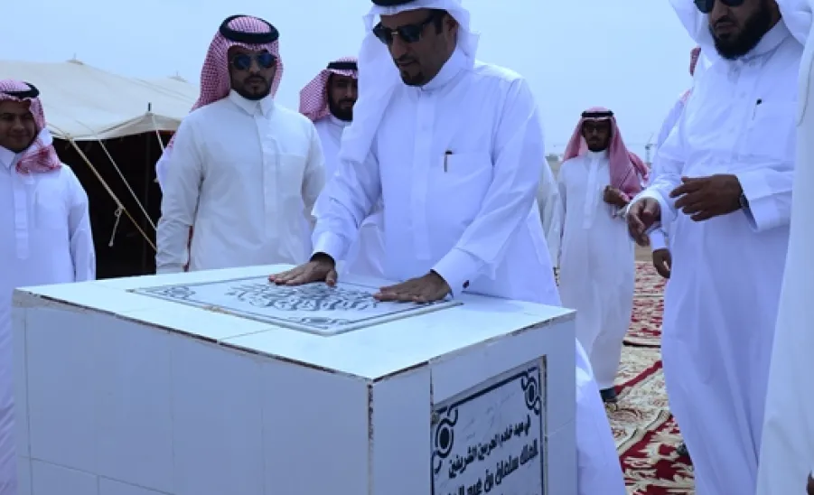 معالي مدير الجامعة يضع حجر الأساس لمشروع مطبعة الجامعة  - 