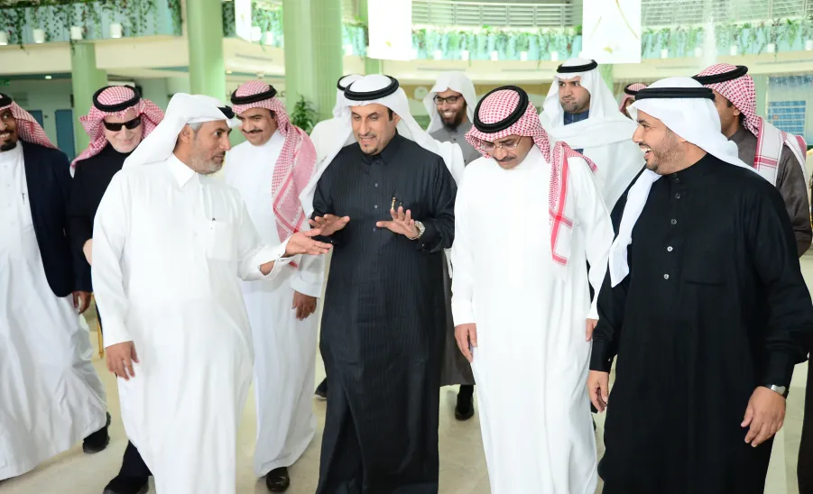 الجامعةُ تستضيفُ وفداً من أعضاء ملتقى إعلاميي الرياض وإعلاميي منطقة القصيم والمحافظة - 
