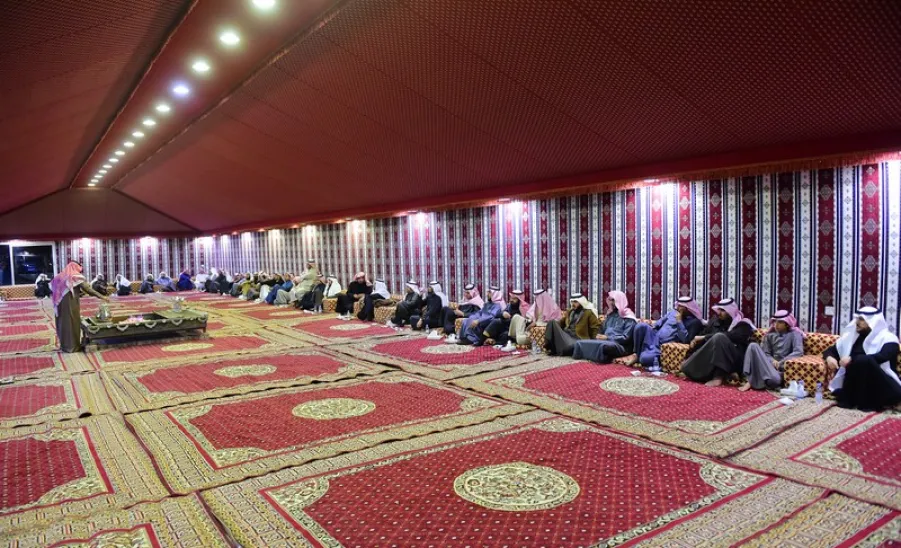 في أجواء تسودها الألفة والمحبة : الجامعة تقيم لقاء تواصل مع منسوبيها - 