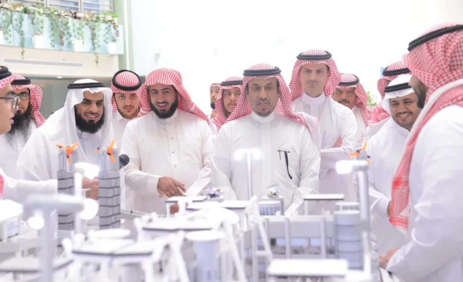 ابتكارات كلية الهندسة تشارك ببحث علمي فى الملتقى العلمي السادس عشر لأبحاث الحج والعمرة والزيارة بمعهد خادم الحرمين الشريفين بجامعة أم القرى  - 