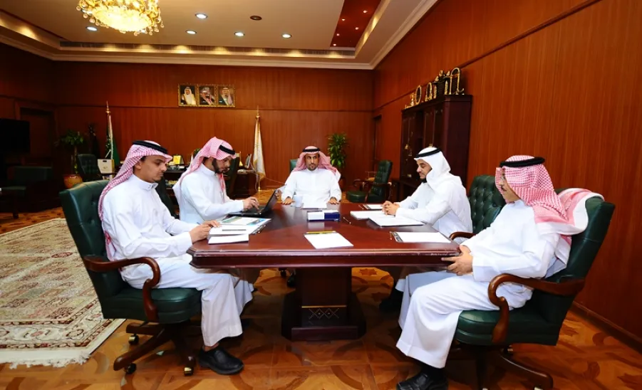 عمادة تقنية المعلومات تقدم تقريرها نصف السنوي لمعالي مدير الجامعة - 