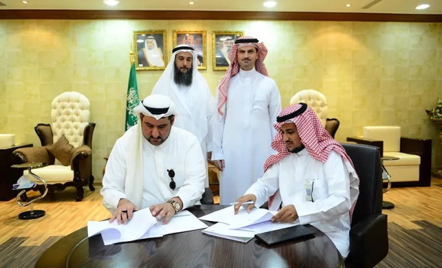الجامعة توقع أربعة عقود لأبحاث علمية لكرسي الشيخ عبد الله التويجري لأبحاث الجلطة الدماغية -  