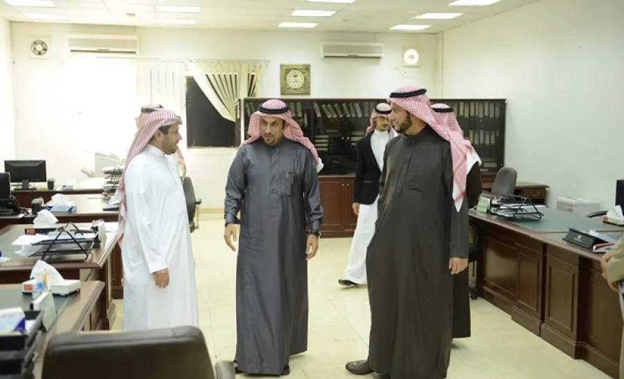 معالي مدير الجامعة يقوم بزيارةٍ تفقديةٍ لعمادة شؤون أعضاء هيئة التدريس والموظفين للاطلاع على سير العمل - 