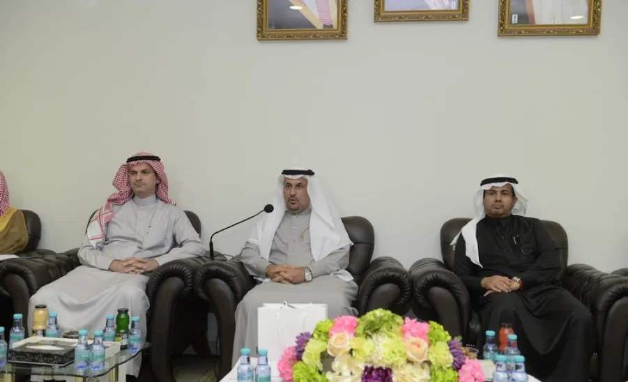 معالي مدير الجامعة يترأس المجلس التشاوري المنعقد في كلية التربية بالزلفي - 