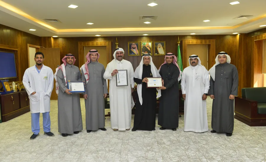 معالي مدير الجامعة يستقبل أعضاء الفريق الفائز بميداليات المعرض الدولي الحادي عشر للاختراعات في الشرق الأوسط بالكويت - 