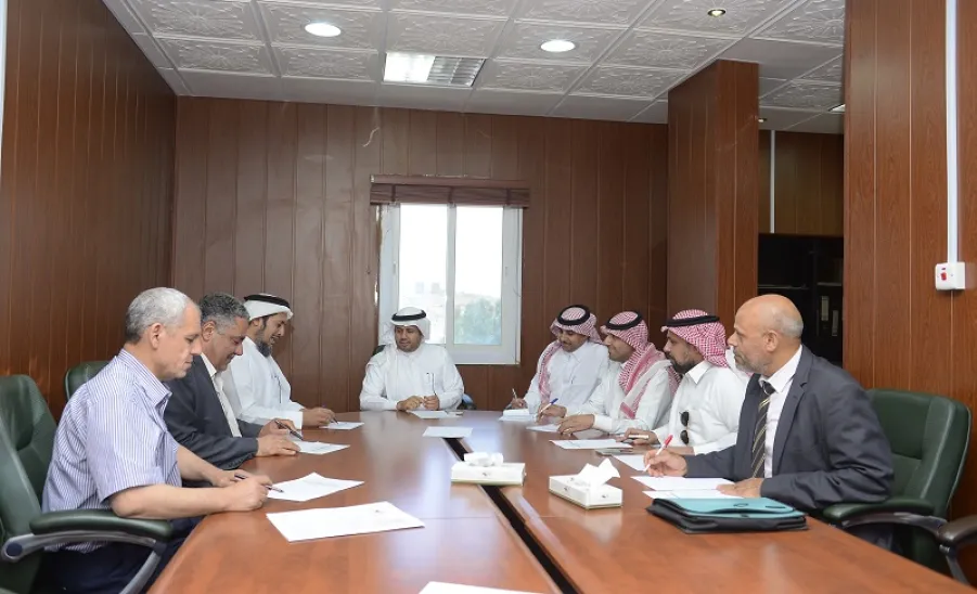 اللجنة الإشرافية لمشاركة الجامعة في جائزة الملك عبدالعزيز للجودة تعقد اجتماعها - 