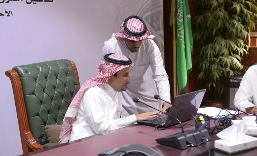 معالي مدير الجامعة يدشن مشروع المصحف الإلكتروني وتطبيق خدماتي - 