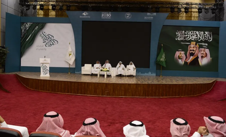 وكيل الجامعة للدراسات العليا والبحث العلمي يلتقي الطلاب المقبولين ببرامج الماجستير - 