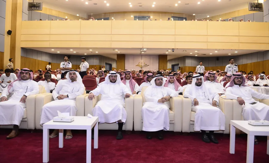 وحدة التوعية الفكرية بمكتب معالي مدير الجامعة تنظم محاضرة حول مفاهيم البناء الفكري - 