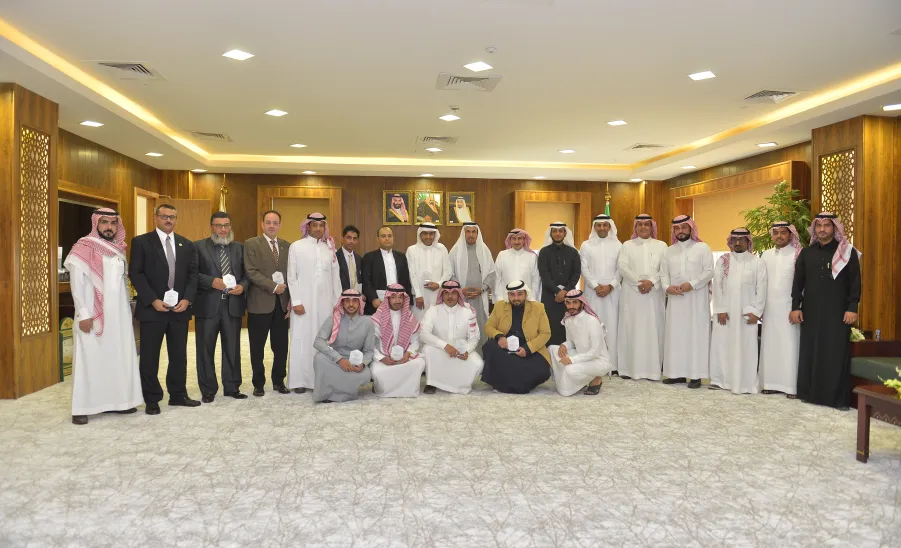معالي مدير الجامعة يكرّم منسوبي كلية الهندسة بمناسبة حصول الكلية على الاعتماد الأكاديمي الأمريكي للهندسة والتكنولوجيا ABET - 