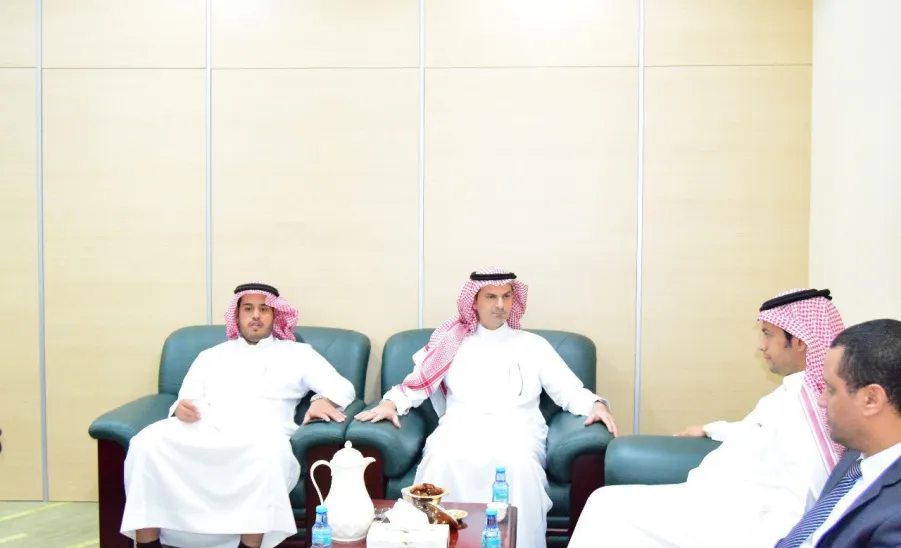 وكيل الجامعة للدراسات العليا والبحث العلمي يتابع عمليات تهيئة المعامل البحثية ، ويناقش احتياجاتها مع عميد البحث العلمي - 