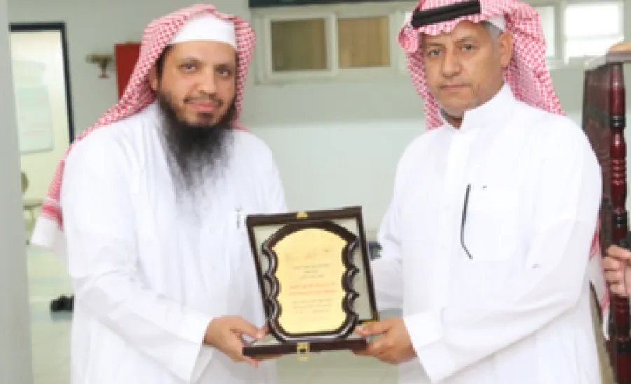 كلية العلوم الطبية التطبيقية تقيم فعالية عن مشاكل العمود الفقري والجلوس السليم - 