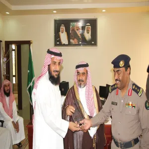 كلية التربية بالزلفي تُكرَم من قبل المحافظ