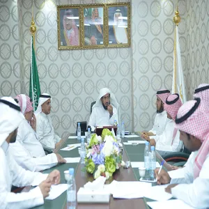 The Committee of Furnishing and Equipping Urgent Buildings Resumes Meetings