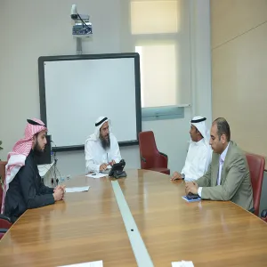 In the context of coordinating efforts with the university colleges: the Deanship of e-learning organizes coordinative meetings with the university colleges