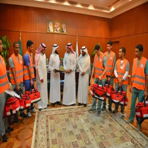 His Highness the University Rector Confers Honor upon the Participating Volunteering Student Team in Hajj 1434