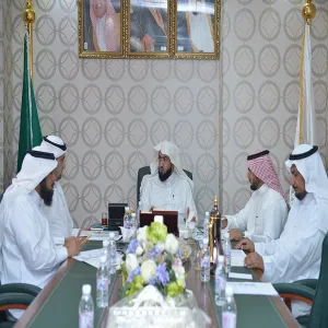 “Committee of Preparing Intellectual Study on Negative Phenomena” Continues Meetings