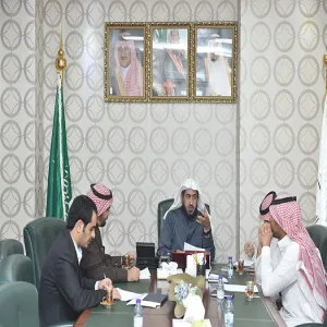 وكيل الجامعة يجتمع مع مكتب إدارة المشاريع
