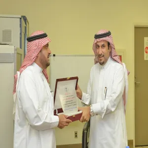معالي مدير الجامعة يزور محطة الأرصاد بمطار الملك خالد الدولي