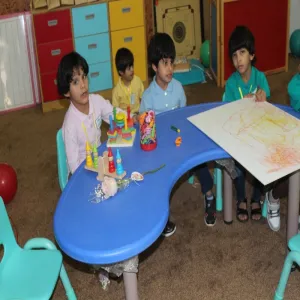 عمادة خدمة المجتمع والتعليم المستمر تنفذ مبادرة (يدي بيدك)