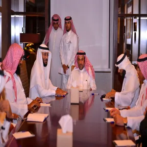 His Highness the University Rector Meets with the Participating Students in the Fourth Scientific Conference in Makkah Almukarramah