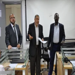 كلية التربية بالمجمعة تعقد حلقة نقاشية حول الإرشاد الأكاديمي وأعمال الحذف والإضافة