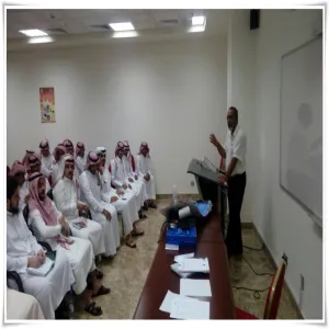 دورة تدريبية لفائدة طلاب الكلية حول مهارات الاستعداد للاختبارات