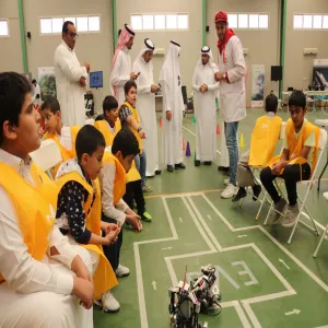 وكالة الجامعة للشؤون التعليمية تزور المراكز العلمية