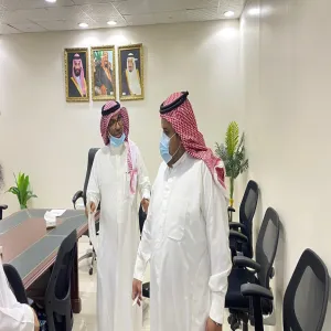 وفد من جامعة الجوف في زيارة للإدارة العامة للخدمات للإطلاع واللإستفادة من خبرات الإدارة في المجال الخدمي