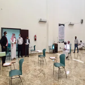 سعادة عميد الكلية يتفقد سير اختبارات