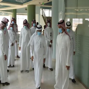 سعادة وكيل الجامعة للدراسات العليا والبحث العلمي يقوم بزيارة عمادة البحث العلمي