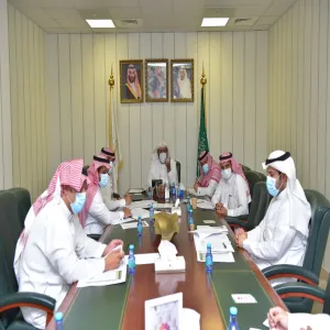 لجنة التنظيم والتطوير الإداري تناقش عدداً من المبادرات التطويرية