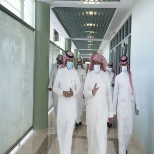 وكيل الجامعة يلتقي طلاب وطالبات الدراسات العليا بكلية العلوم الطبية التطبيقية