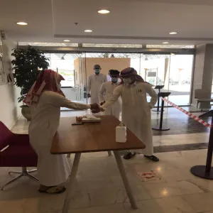 "الوبائيات" تواصل تطبيق الإجراءات الوقائية بمرافق الجامعة