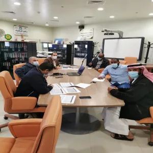 قسم الرياضيات يعقد اجتماعاً لمناقشة جاهزية الحصول على الاعتماد البرامجي