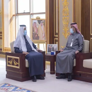 للتباحث في أوجه التعاون المشترك لتطوير الجودة في الخدمات الصحية :             معالي رئيس الجامعة يستقبل مدير مستشفى الملك خالد بمحافظة المجمعة