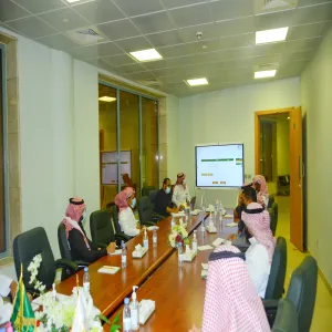 Vice-Rector chairs a meeting to develop e-training platform